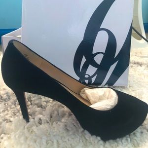 Nine West Black Suede Pumps
